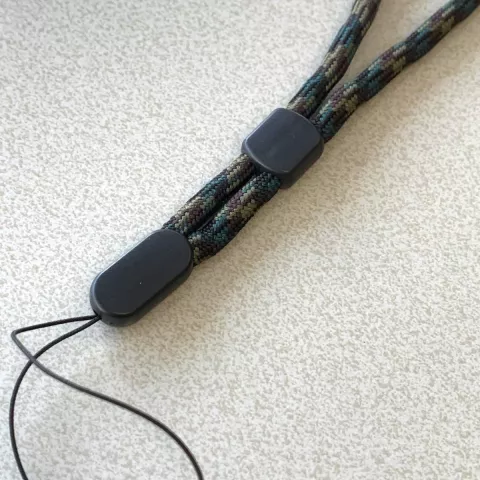 Bracelet r&eacute;glable en corde de nylon vert arm&eacute;e anti-perte compatible avec t&eacute;l&eacute;phone/appareil photo/AirPods - Vert arm&eacute;e